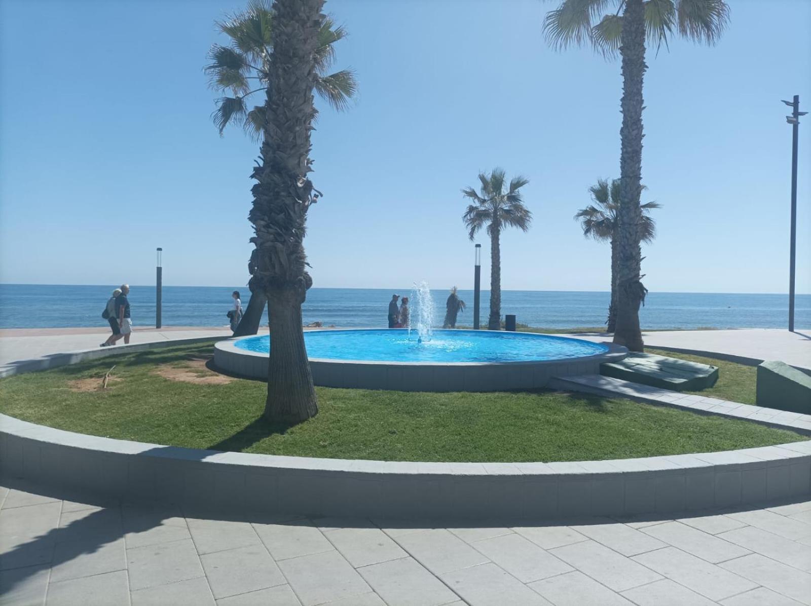 Primera Linea De Mar Torrevieja Eksteriør billede